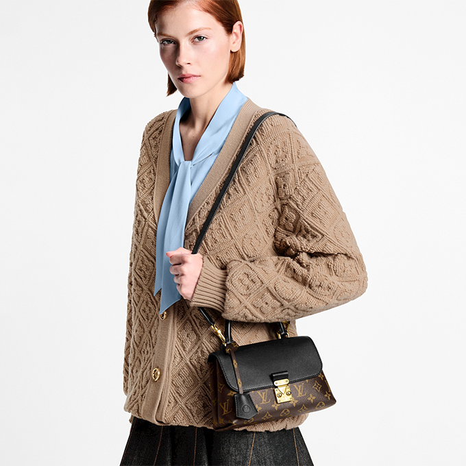 lv louis vuitton monogram cowhide flap hand bag #m28288